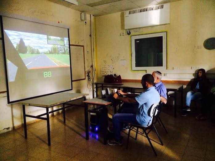 فعاليات الحذر على الطرق في المدرسة الثانوية الشاملة في يافا 